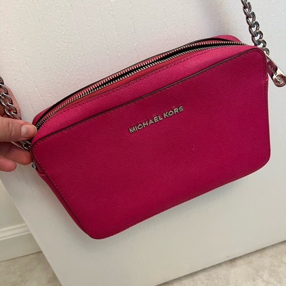 Hot pink Michael Kors crossbody purse with silver detailing - Picture 9 of 11